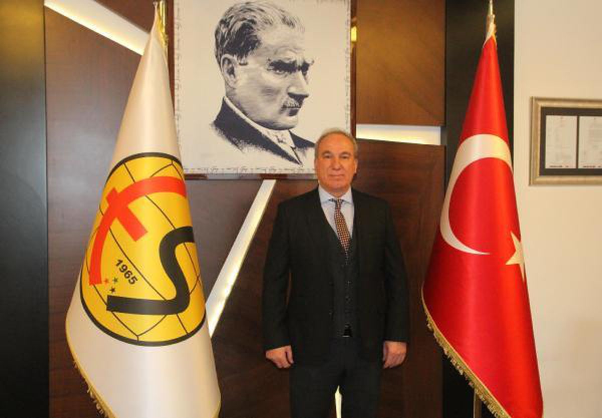 Eskişehirspor\'da teknik direktör Cengiz Seçsev ile yollar ayrıldı