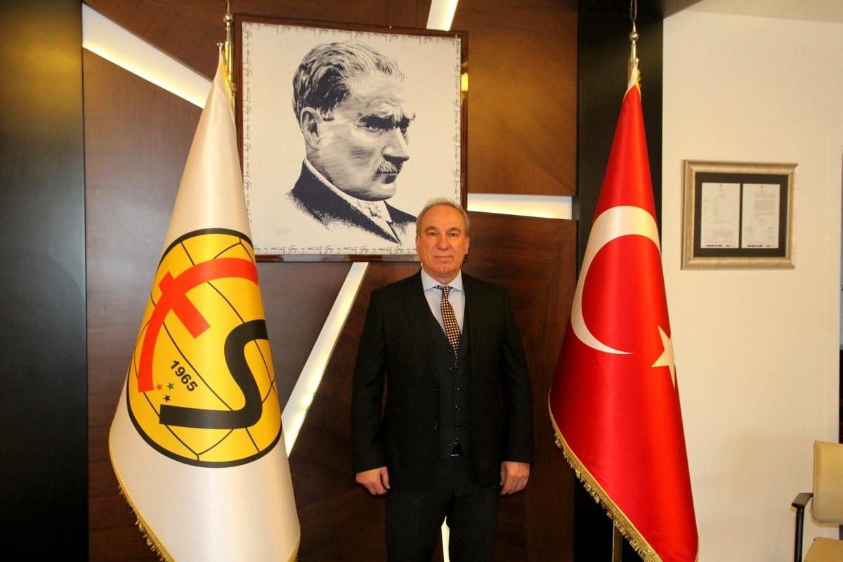 Eskişehirspor\'da Teknik Direktör Cengiz Seçsev ile yollar ayrıldı