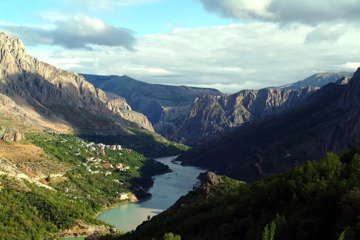 Kemaliye Su Sporları Turizmi ve Tanıtımı Projesinin protokolü imzalandı