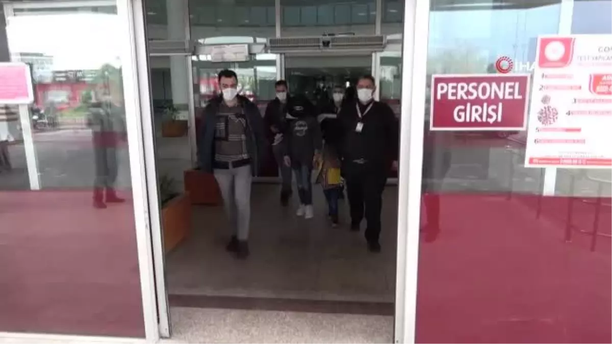 Önce kürtaj yaptırdı, sonra çocuklarını hastaneye bırakıp kaçtı