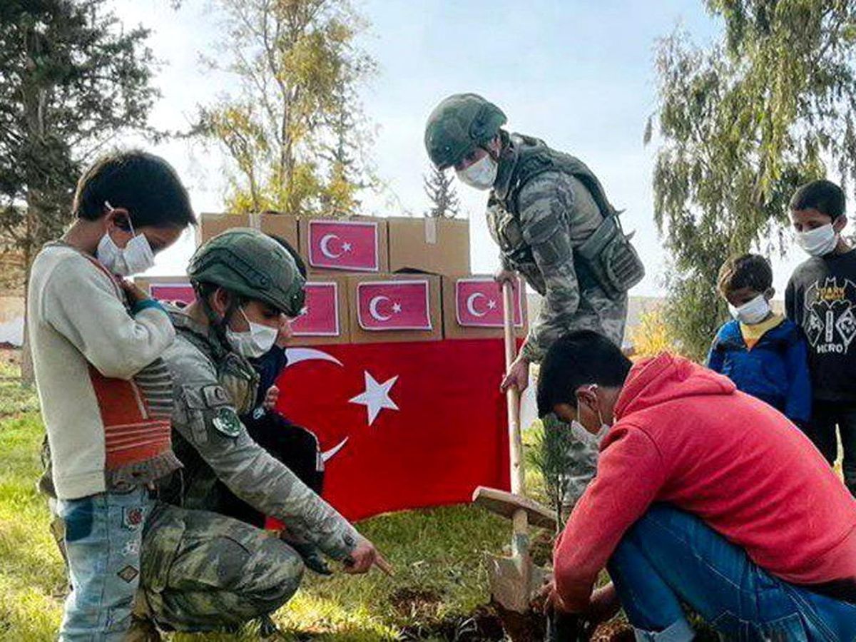 MSB: "Kahraman Mehmetçik Suriye\'de insani yardıma devam ediyor"