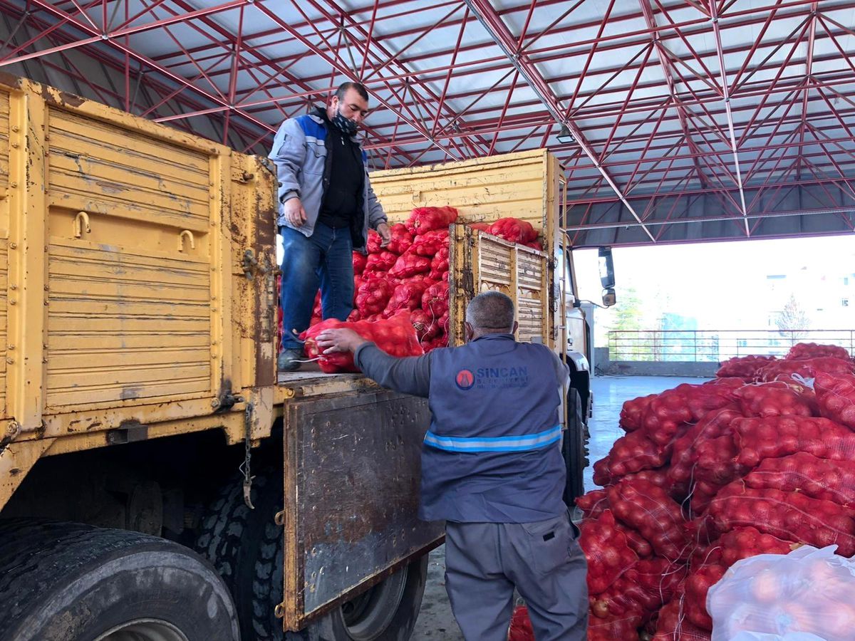 Son dakika haberi: Sincan\'da patates ve soğan dağıtımına başlandı