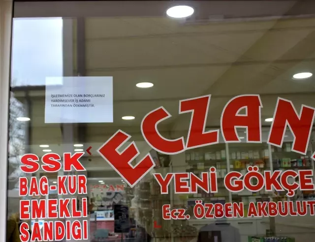 Gizemli hayırsever, bakkal ve eczaneleri dolaşarak veresiye defterindeki borçları kapattı