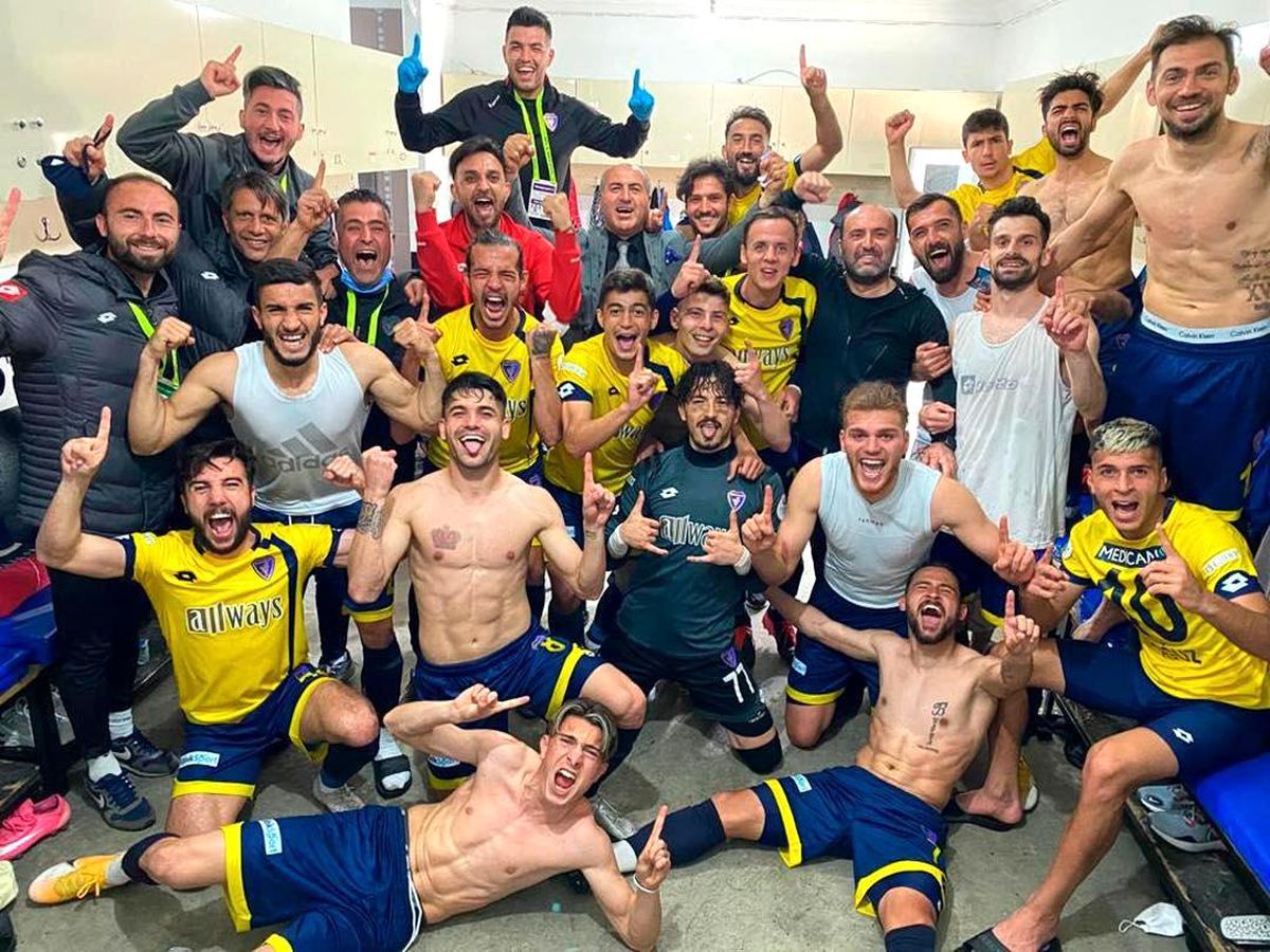 1928 Bucaspor yeniden lider