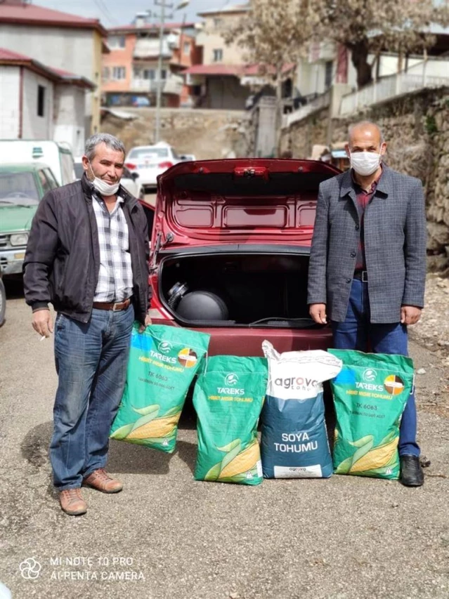 Adana'da üreticileri 19 bin kg tohumluk dağıtıldı