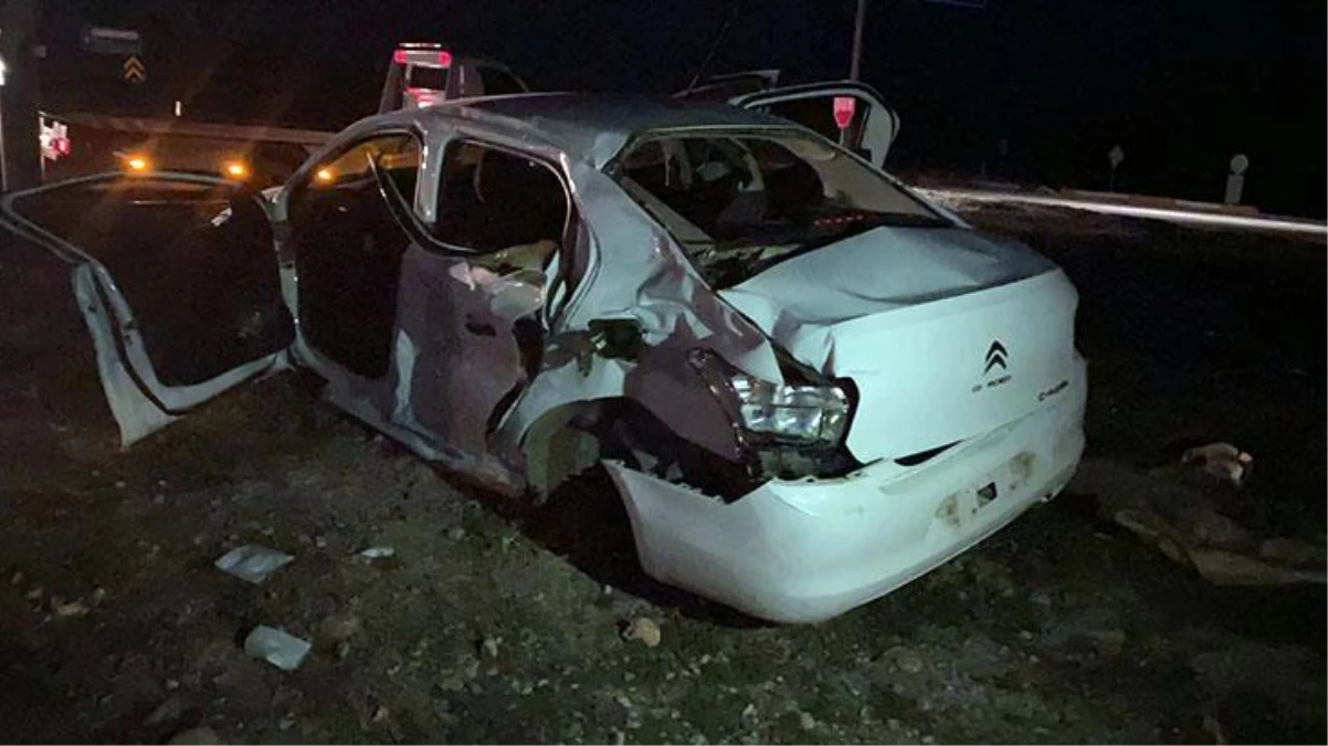 Tır ile otomobilin çarpıştığı feci kazada 3 kişi öldü, 2 kişi yaralandı