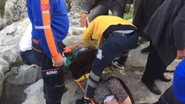 adiyaman da 3 gun once kaybolan alzheimer hastasi kadin kayaliklarin arasinda bulundu son dakika