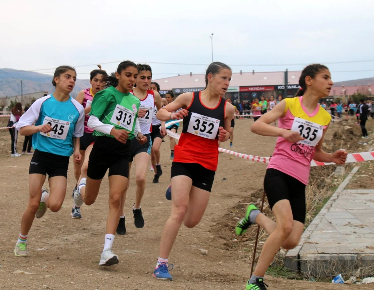 Atletizm kros ligi yarı final yarışları Sivas\'ta yapıldı