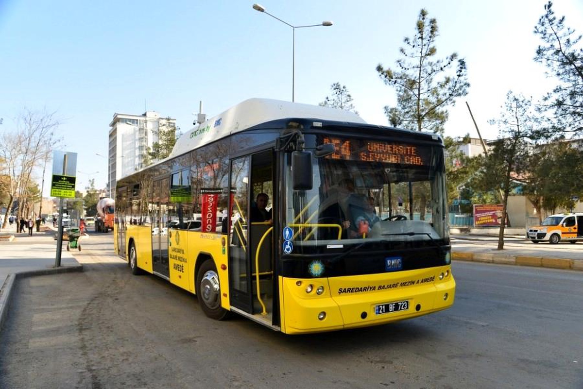 Diyarbakır\'da toplu taşımaya sokağa çıkma kısıtlaması düzenlemesi