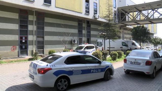 Esenler'de koca boşanma aşamasında olduğu eşini rehin aldı