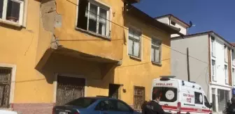 Evinde ölü bulundu