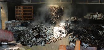 İzolasyon malzemeleri deposunda yangın