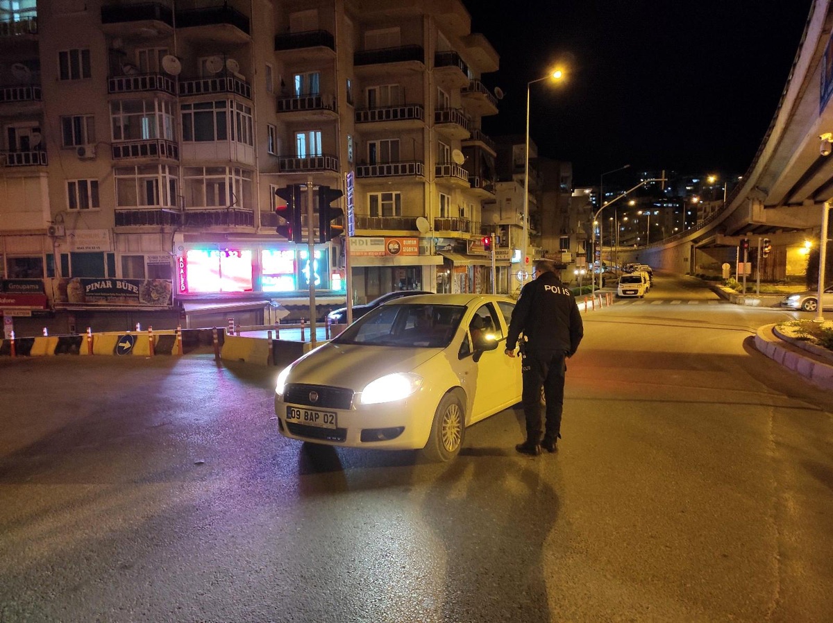 Son dakika haberleri! Kuşadası polisi denetimleri sıkılaştırdı