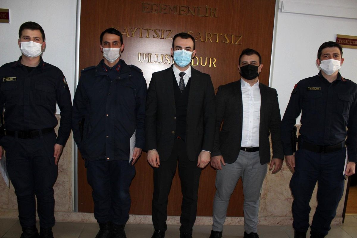 Osmaneli\'nde 3 jandarma personeline takdir belgesi verildi