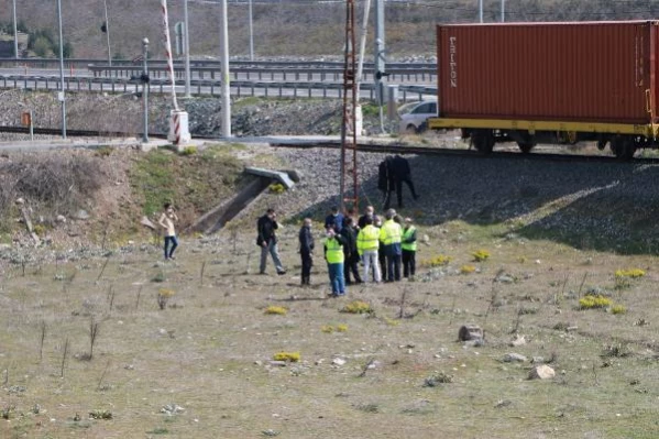 POZANTI'DA ENKAZ KALDIRILDI, TREN SEFERLERİ YENİDEN BAŞLADI