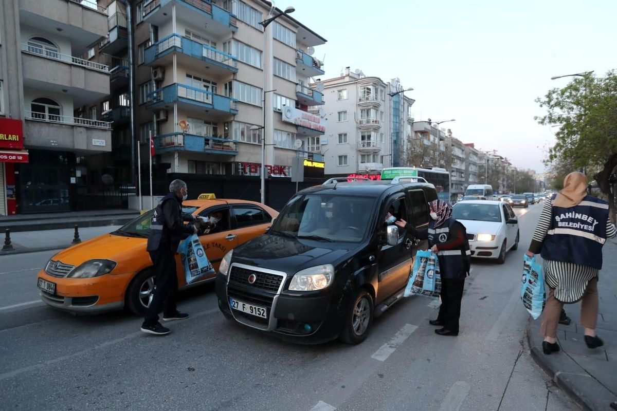 Şahinbey"de iftara yetişemeyenler için İftara 5 kala projesi