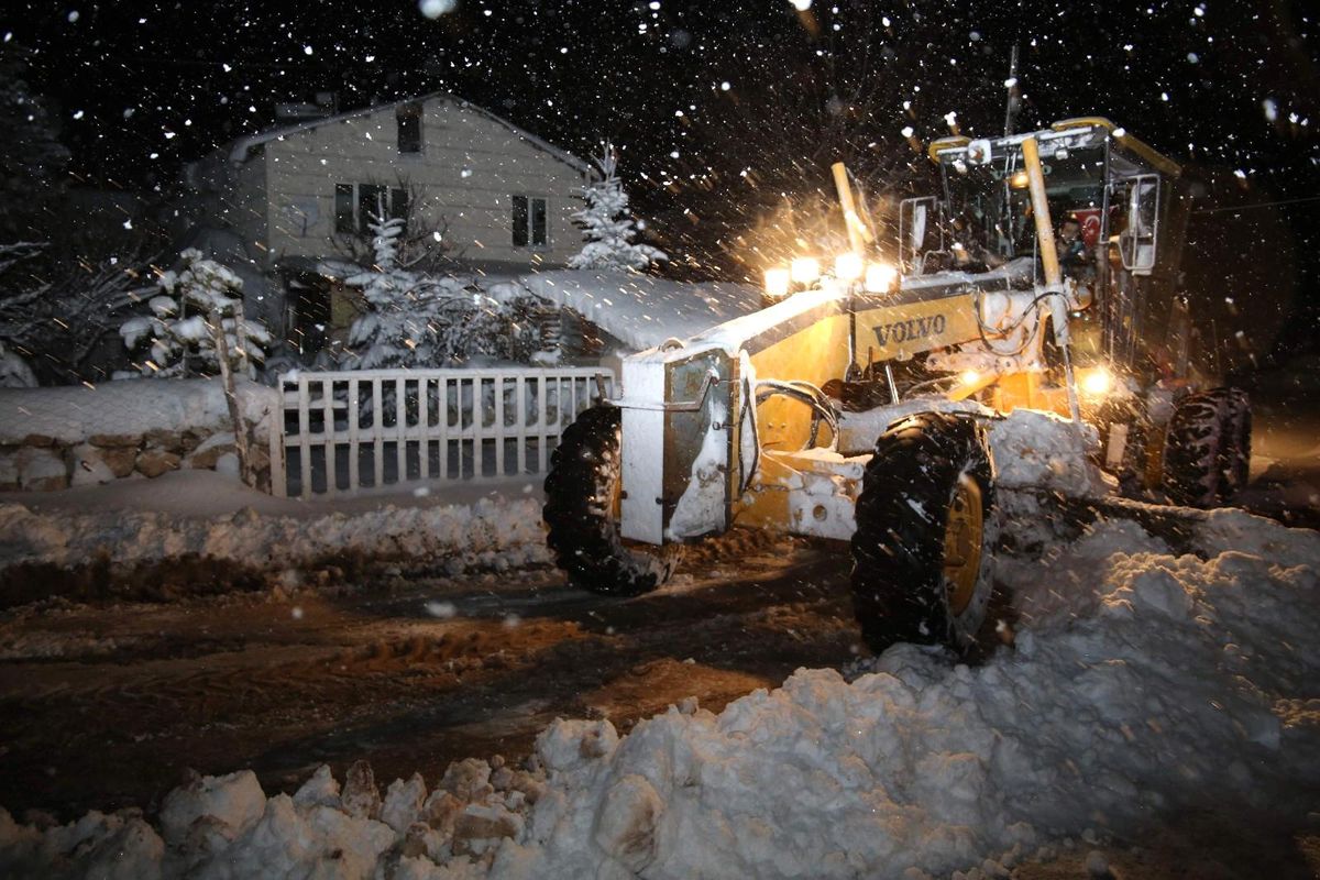 Sivas\'ta yollar 5 bin 224 defa ulaşıma kapandı
