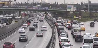 Sokağa çıkma kısıtlaması öncesi trafikte yoğunluk oluştu
