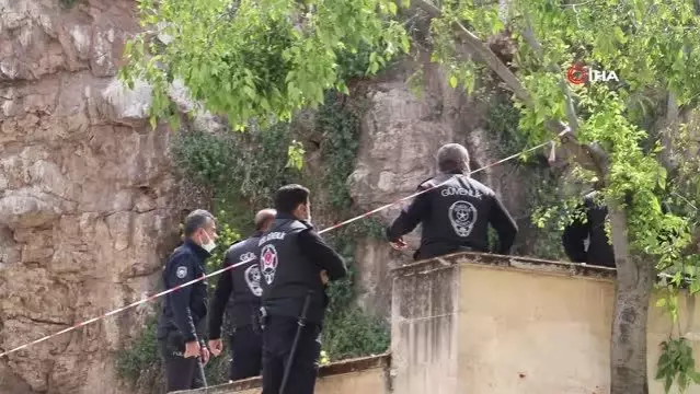 urfa kalesi eteginde erkek cesedi bulundu