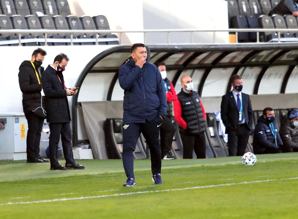 Akhisarspor, Fırat Gül ile yollarını ayırdı