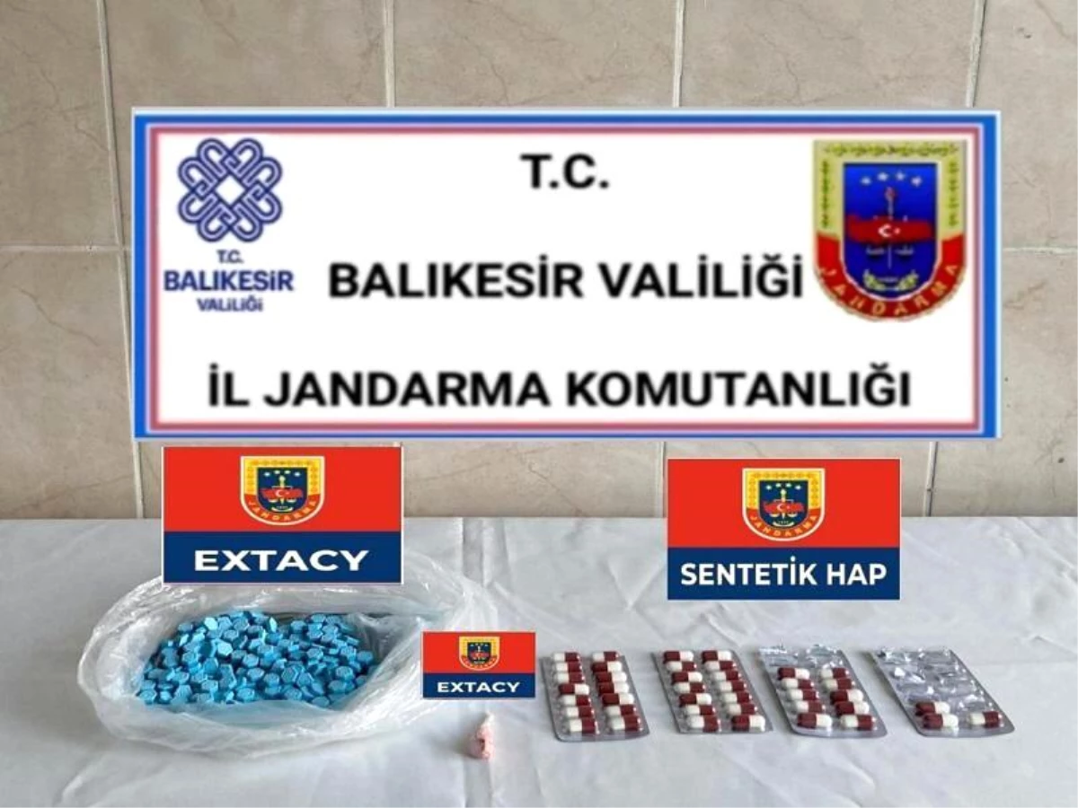 Son dakika haberi: Balıkesir\'de jandarmadan uyuşturucu ve asayiş uygulaması