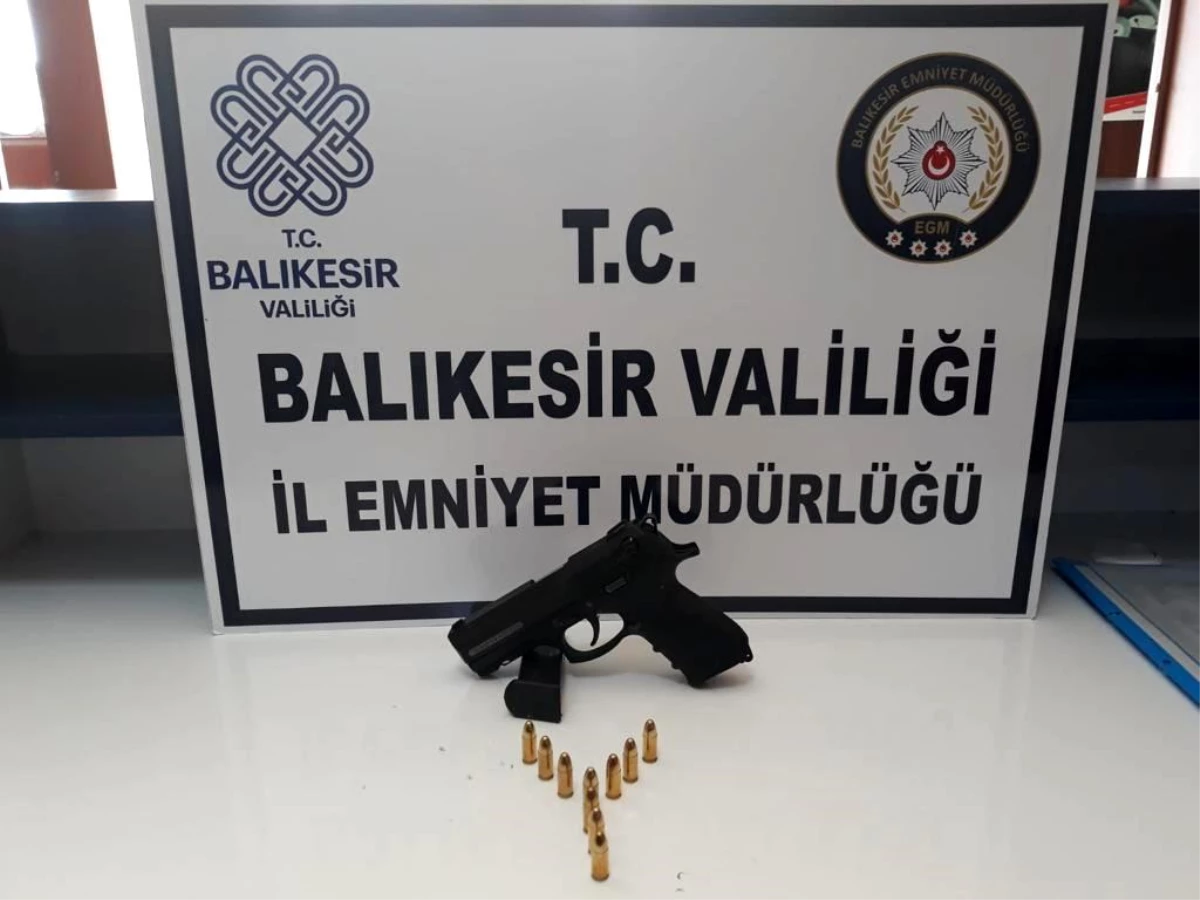 Balıkesir\'de polis \'Huzur\' operasyonlarında 25 kişiyi gözaltına aldı