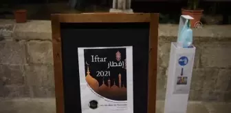 Son dakika haber: BARSELONA - Salgın nedeniyle Barselona'daki Müslümanlar ilk kez kilise avlusunda iftar yapıyor