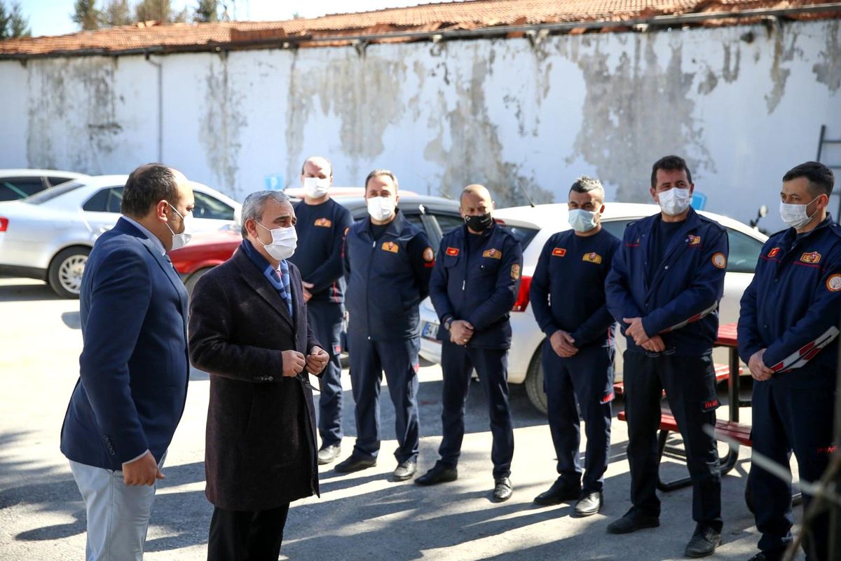 Son dakika... Başkan Işık, itfaiyeciler ve temizlik işçileriyle bir araya geldi