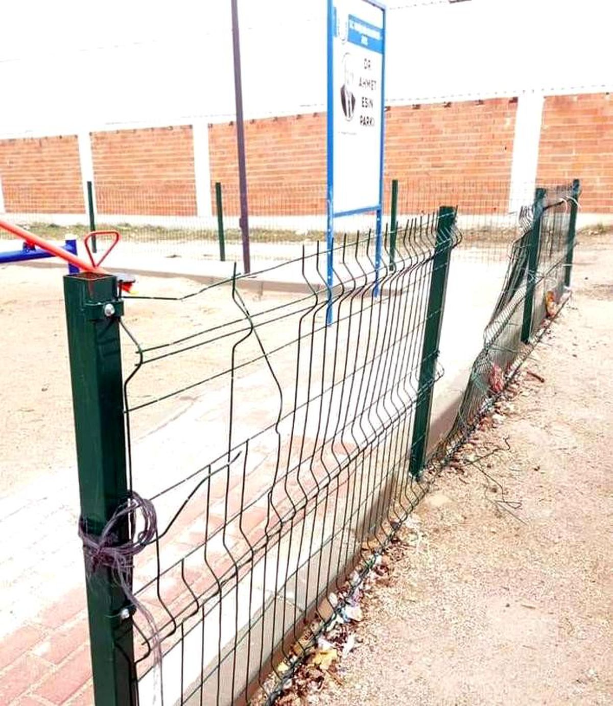 Bursa\'da yeni yapılan parkı kullanılamaz hale getirdiler