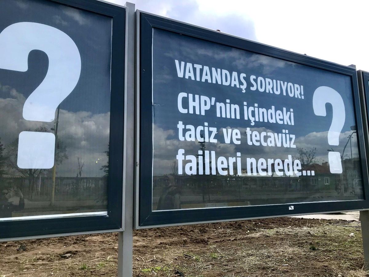 CHP\'nin \'128 milyar dolar nerede?\' Pankartına Ağrı\'dan tepki geldi