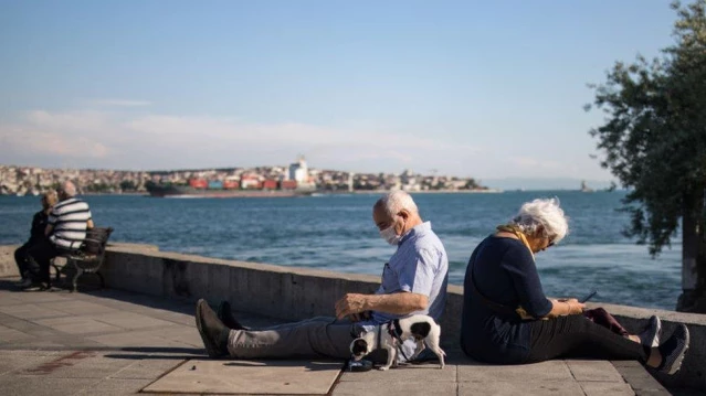 Covid: 65 yaş üstü için getirilen yeni kısıtlama kararları ne kadar doğru?