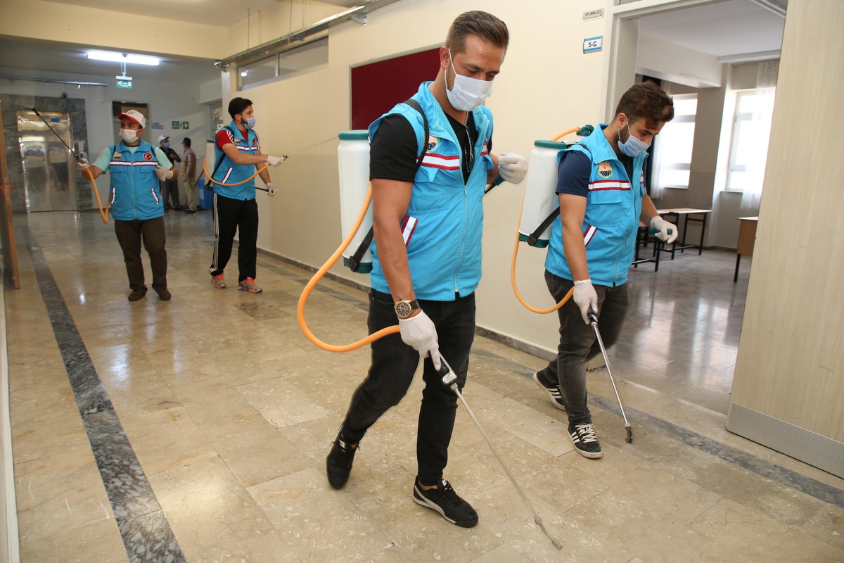 Gölbaşı\'nda hijyen çalışmaları tam gaz…