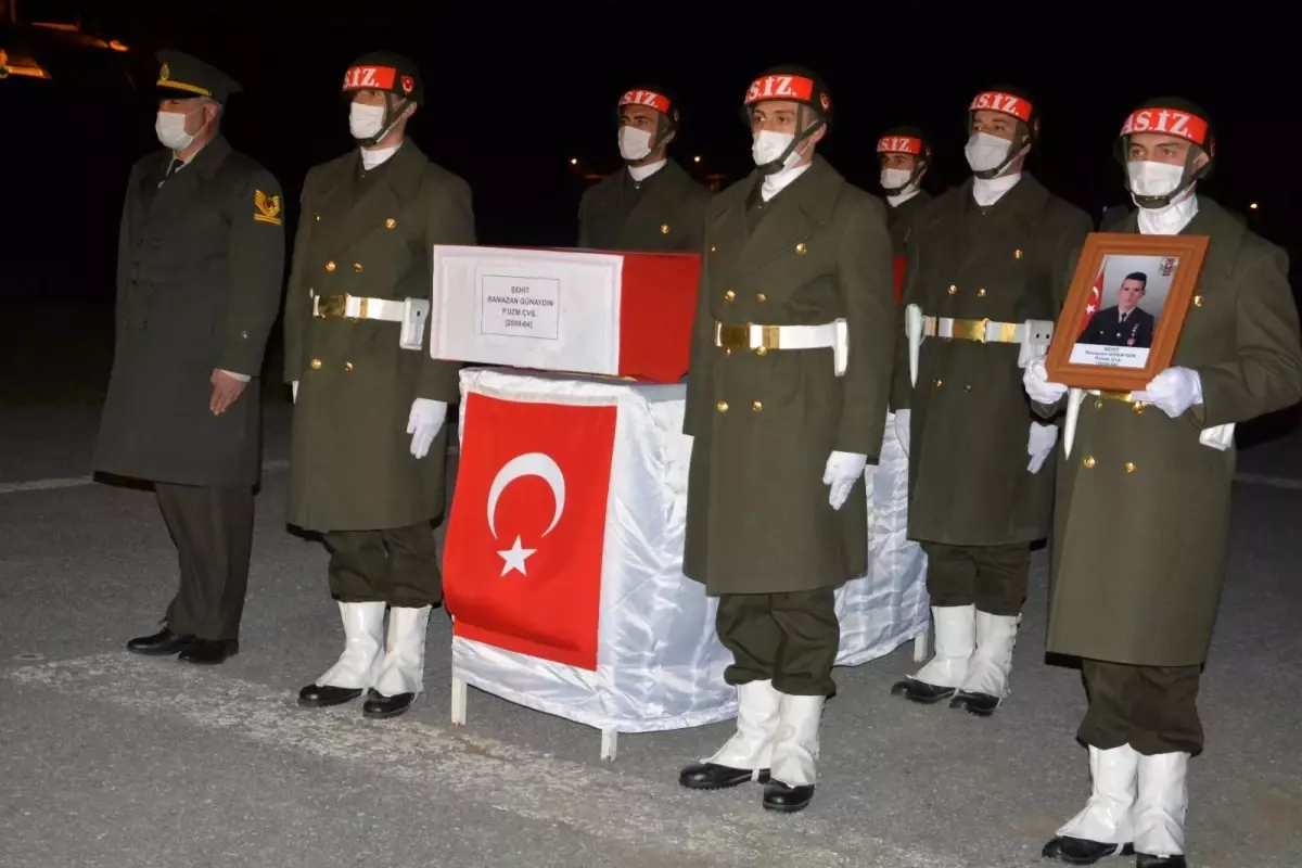 Son dakika haberi | Hakkari\'de şehit Uzman Çavuş Günaydın için tören düzenlendi