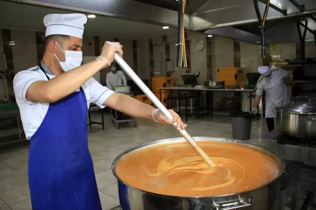 Son dakika haberi... İftar çadırı kurulmadı ama kazanlar ihtiyaç sahipleri için kaynadı