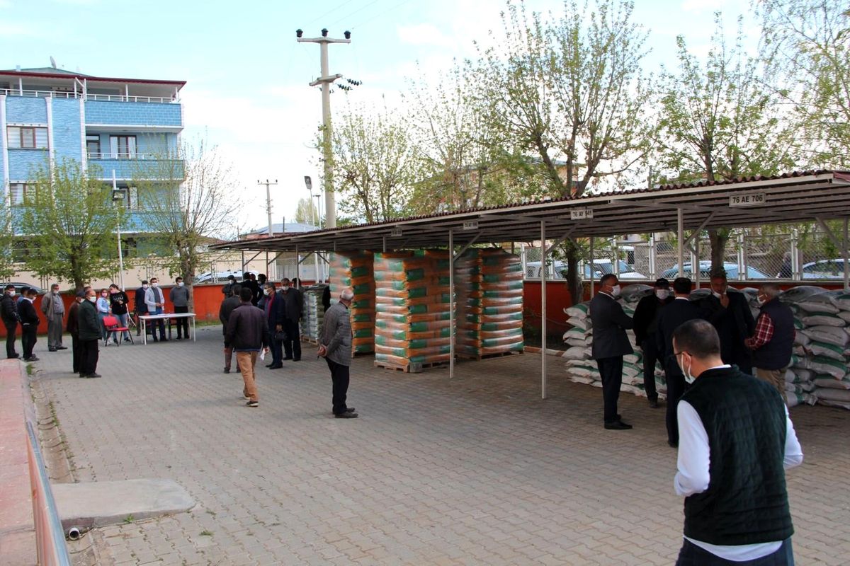 Iğdır\'da çiftçilere hibeli tohum dağıtıldı