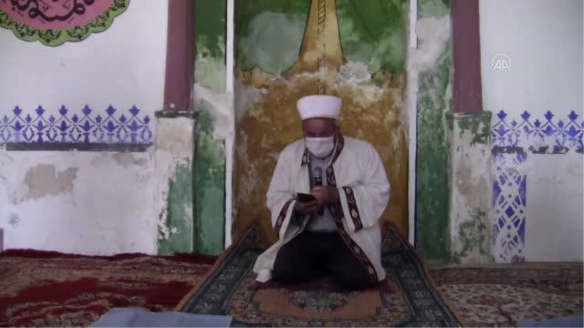 Kale\'deki tarihi Cevher Paşa Camisi\'nde ramazanın ilk cuma namazı kılındı