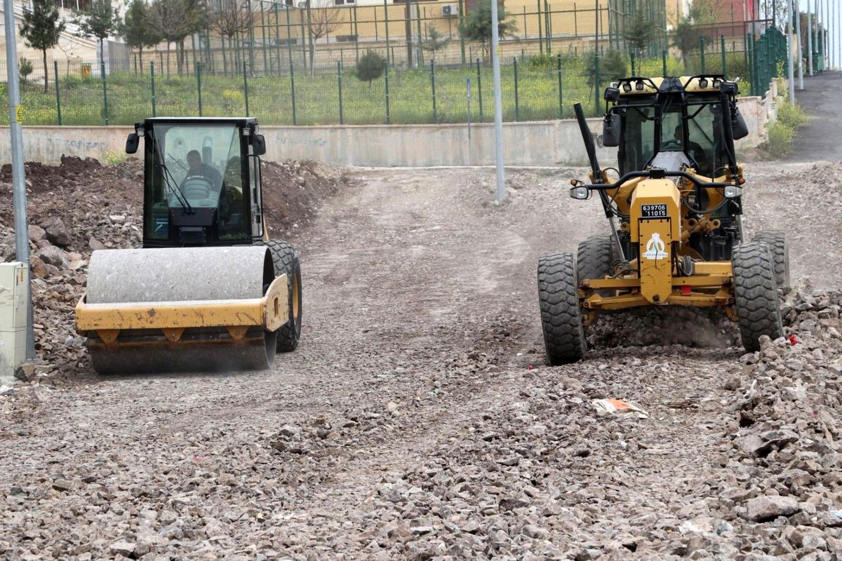 Karaköprü\'de yeni yollar açılıyor