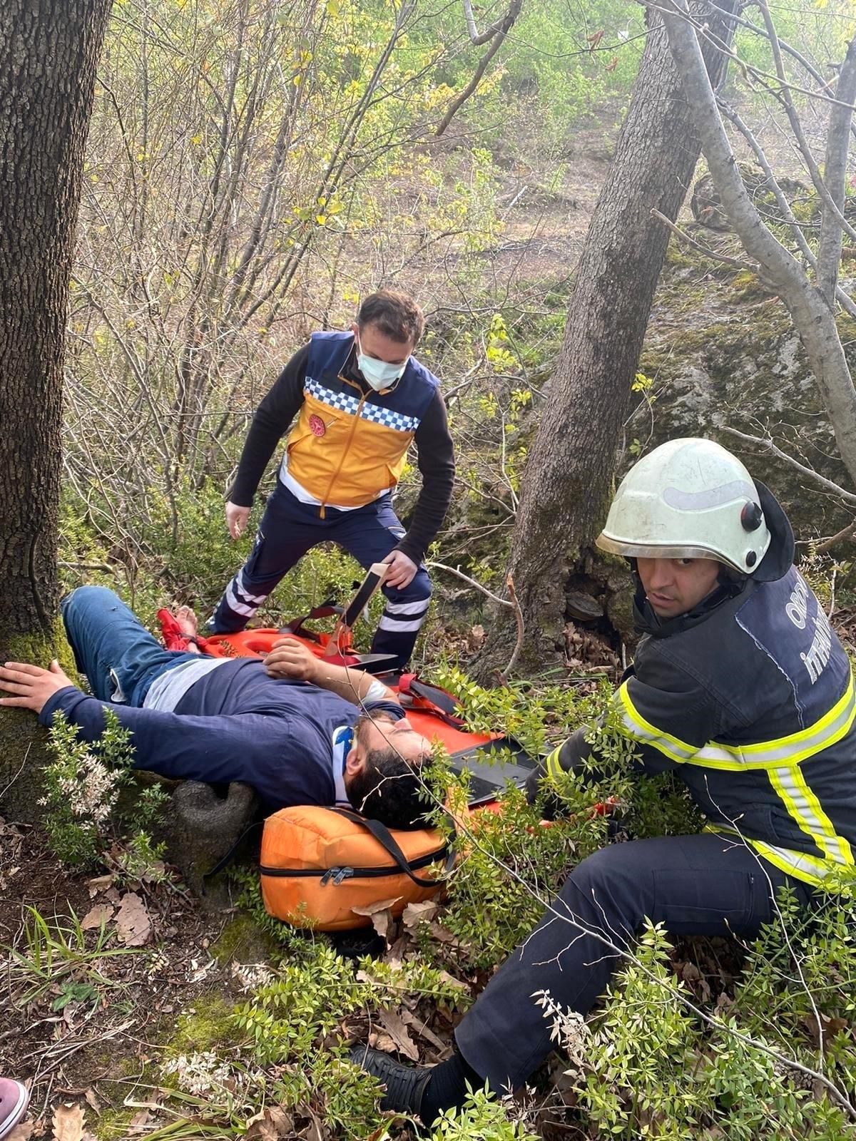 Kayalıklardan düşen vatandaş kurtarıldı