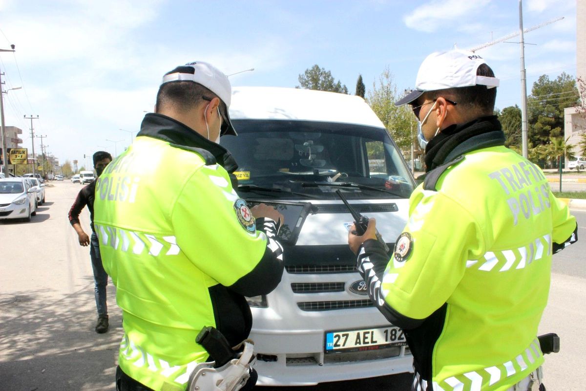 Kırmızı ışıktan geçen sürücülere göz açtırılmıyor