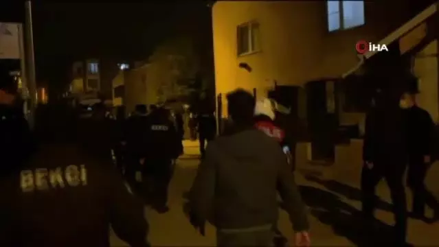 Son dakika haberleri | Kısıtlamada 100 kişilik grup kavgaya tutuştu, polis uyarı ateşi açtı, çevik kuvvet müdahale etti