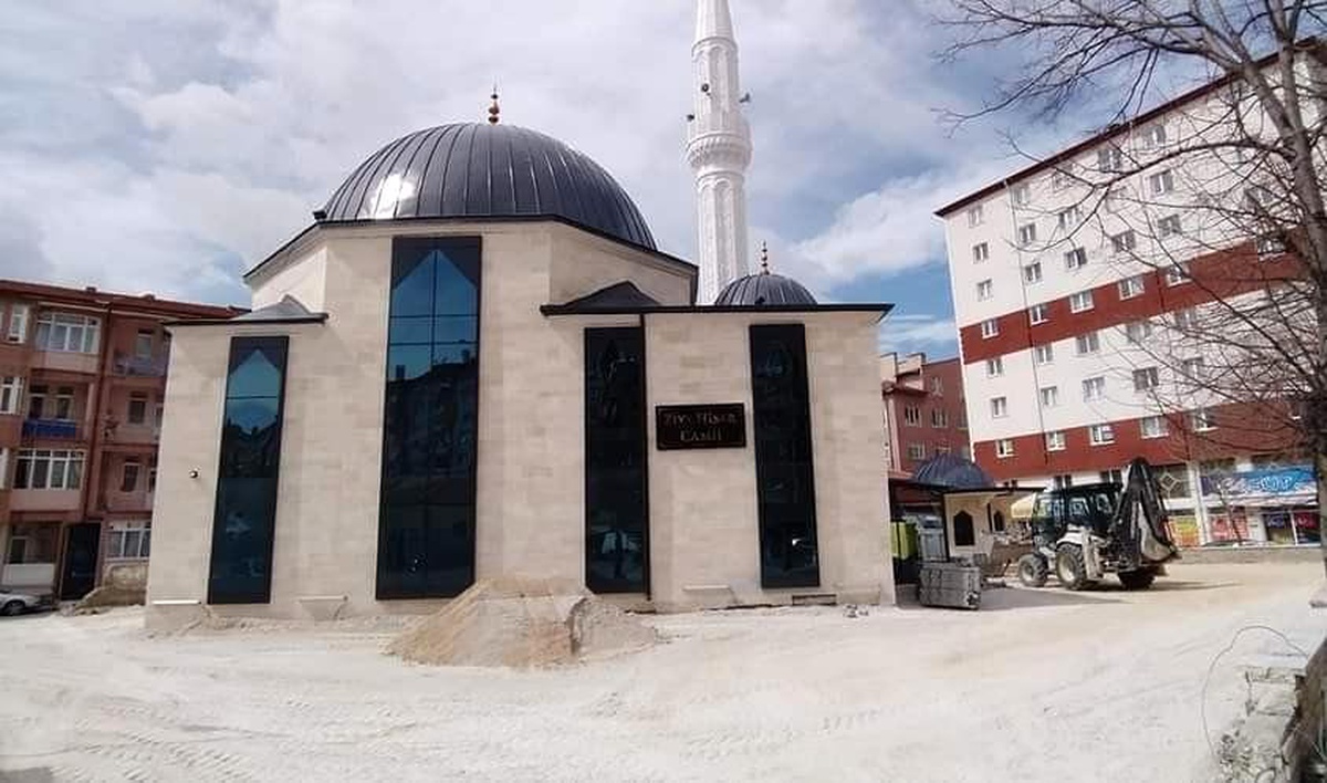 Kütahyalı iş adamı merhum babasının hayrına cami yaptırdı