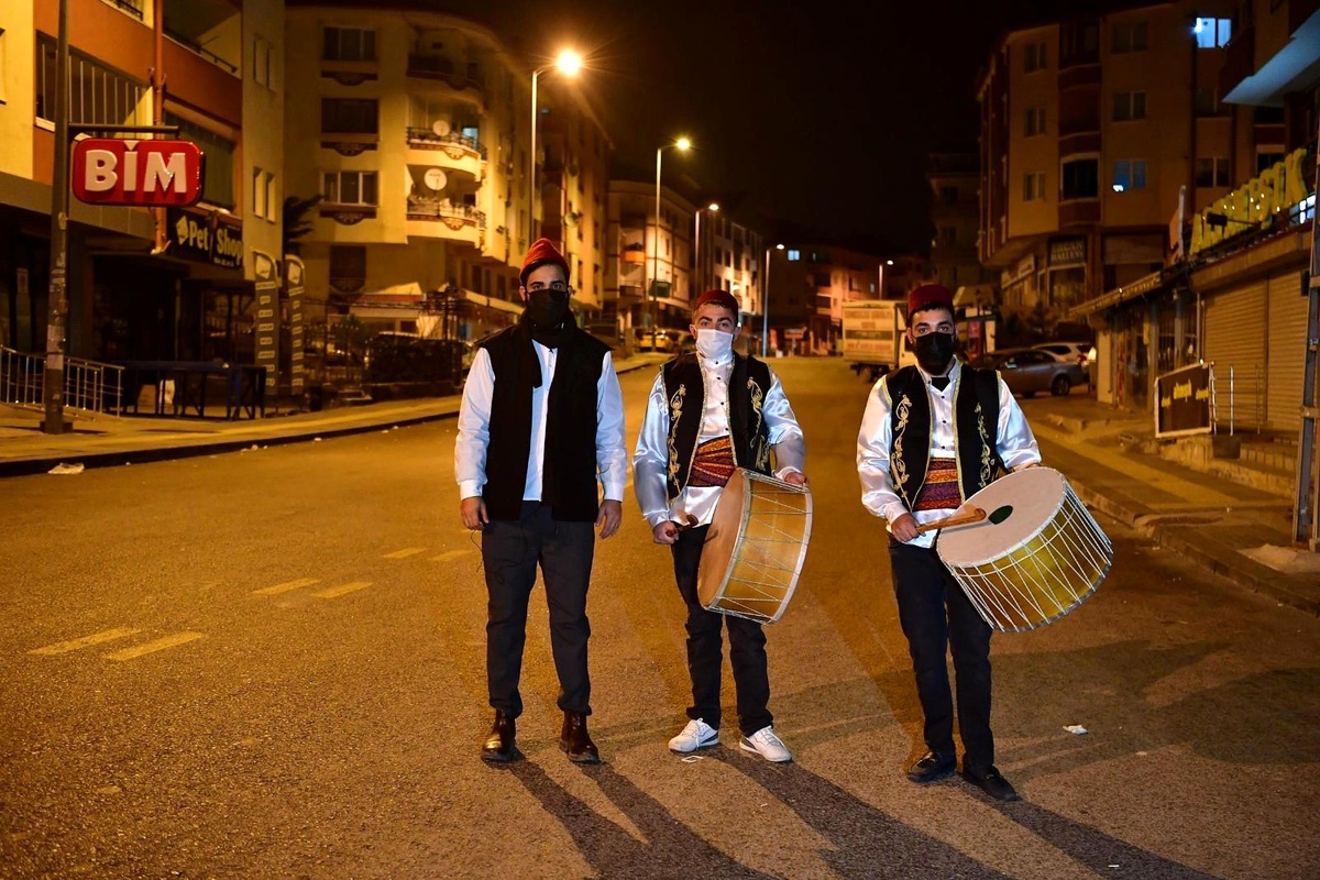 Mamak\'ta Ramazan davulu geleneği sürüyor