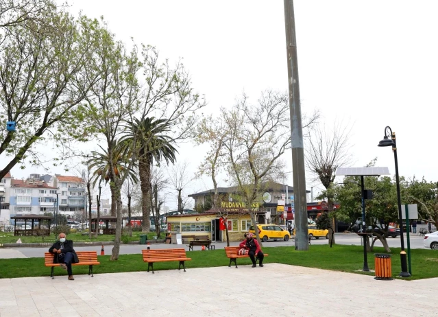 Mudanya'daki parklar güneş enerjisiyle aydınlatılıyor