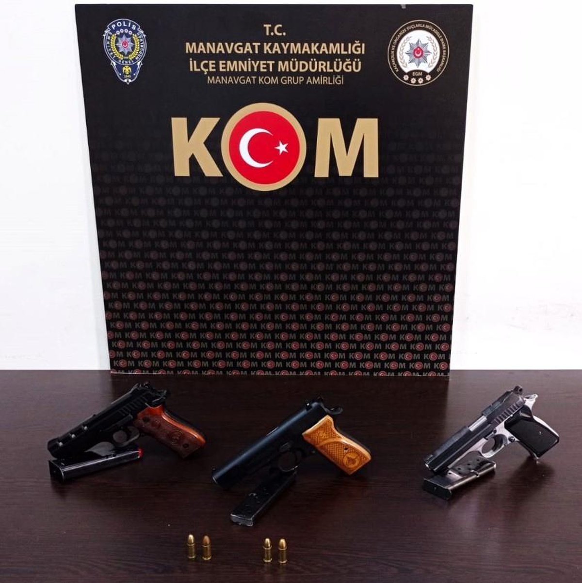 Son dakika haberi | Polislerin şüphelenip durduğu şahıstan 3 adet ruhsatsız tabanca çıktı