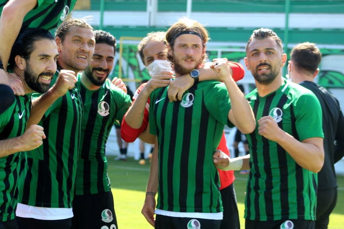 Sakaryaspor\'un 1. Lig hayalleri Play-Off\'a kaldı