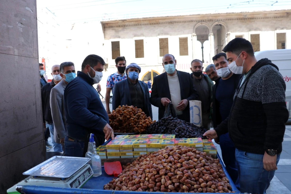 Şanlıurfa\'da hurma satışları arttı