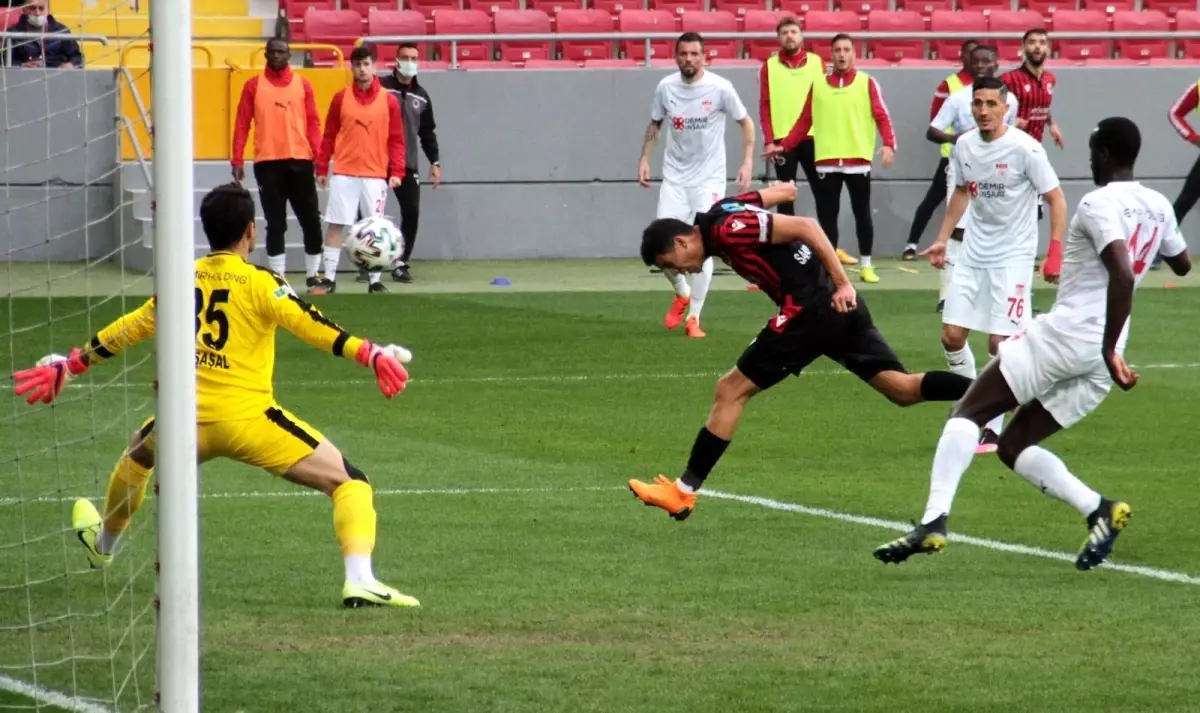 Süper Lig: Gençlerbirliği: 2 - Sivasspor: 3 (Maç sonucu)