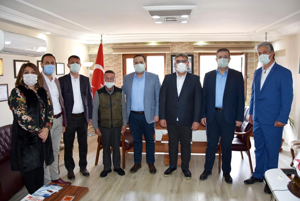 Son dakika haberi | Akhisar Belediyesi\'nden kahvehane esnafına destek