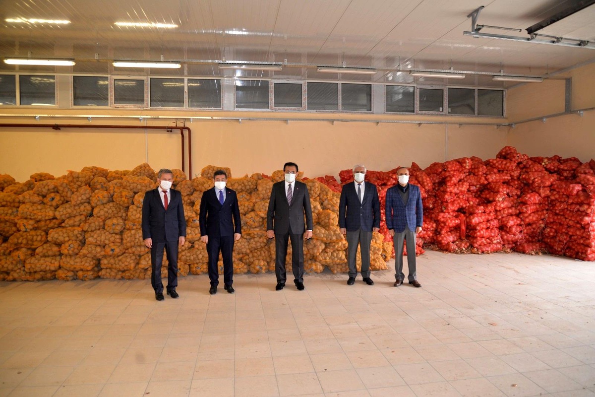 Bolu\'da, ihtiyaç sahiplerine 500 ton patates ve 100 ton soğan dağıtılacak