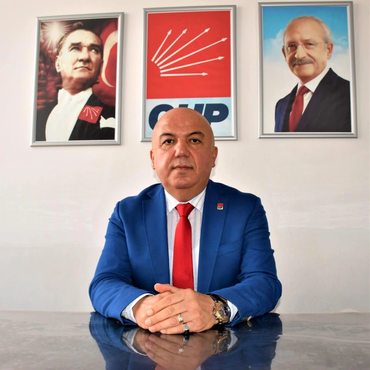 CHP Antalya\'da yeni İl Başkanı Nuri Cengiz